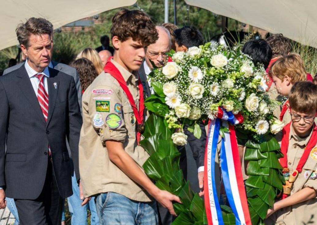 Scouts en explorers assisteren bij 79e herdenking Oranjehotel